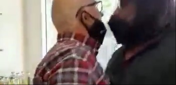"¿Quién te crees que sos? ¡Ladrón!": Roberto Baradel vivió un tenso momento en un comercio y le quitó el celular a una mujer que lo filmaba