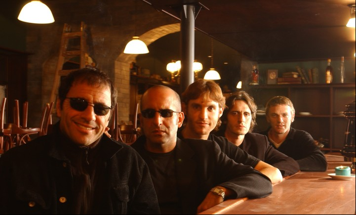 Eran tan jóvenes. La serie tuvo dos temporadas por Telefe, arrancando en 2002.