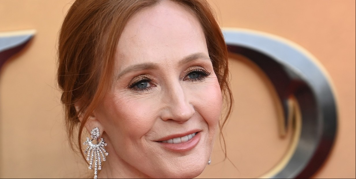 J.K. Rowling coincide con Trump y critica las políticas de identidad de género y el woke