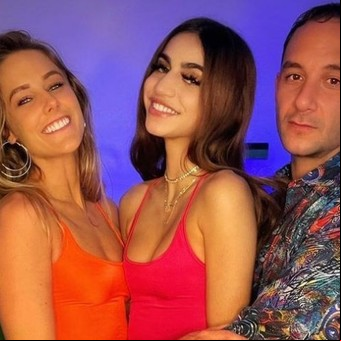 La mujer le "regala" un trío a su marido y la invitada queda embarazada