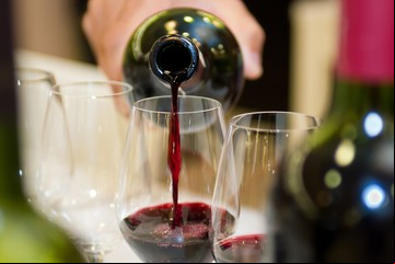 ¿El consumo moderado de alcohol protege el corazón? Un estudio impulsa una nueva respuesta