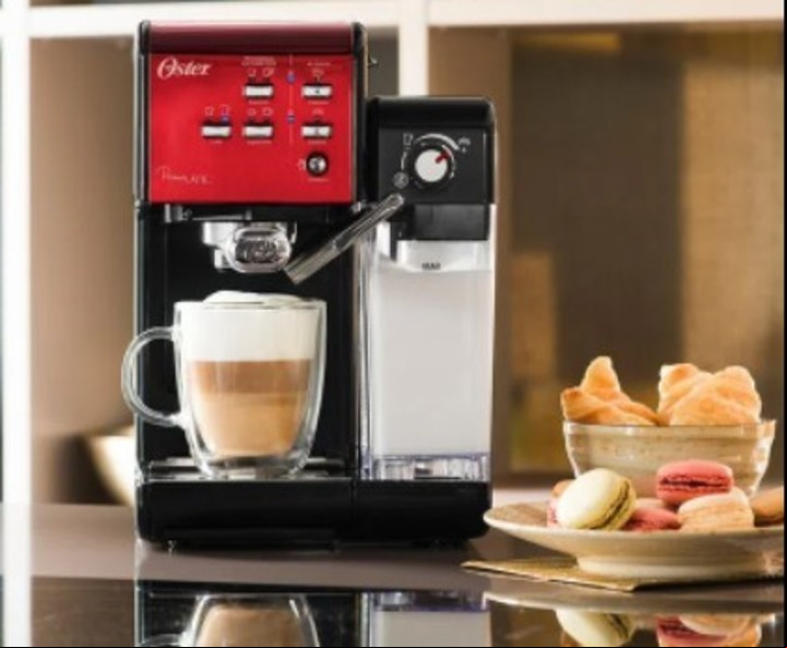 La cafetera espresso permite hacer varias bebidas con la misma máquina.