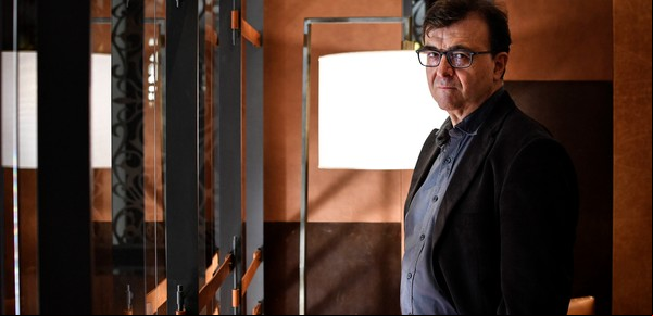 Javier Cercas viajó en secreto con el Papa Francisco y lo contará en una novela