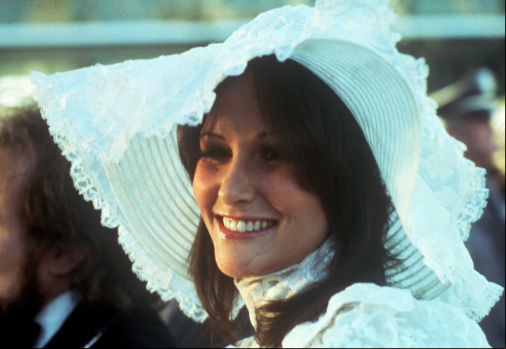 Linda Lovelace, obligada por Hefner a practicarle sexo oral a un perro. Foto: AP