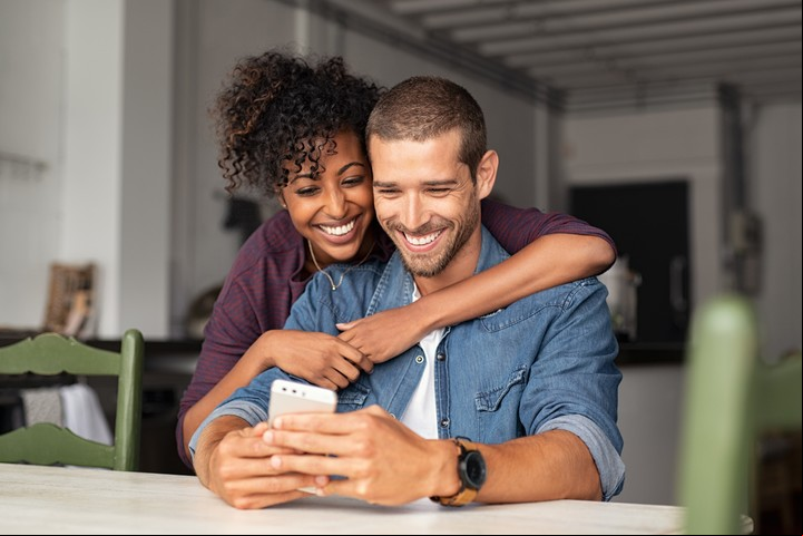 Sentirse valorados y comprendidos, algo que los hombres buscan en una esposa. Foto: Shutterstock.
