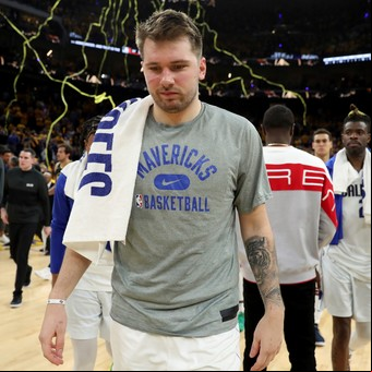 Luka Doncic brilla en el Eurobasket pero sufre en casa: cómo es la batalla legal que lo enfrenta a su madre