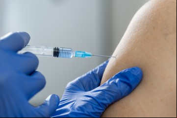 Del Covid a otro virus mortal: la nueva carrera de las vacunas que están corriendo 2 laboratorios