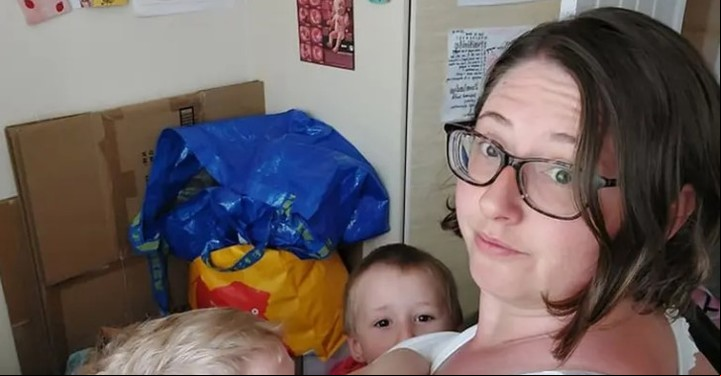 La madre de 39 años amamanta a sus dos hijos, que hoy tienen 5 y 6 años.