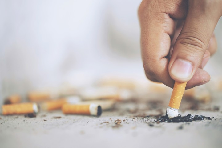 Fumar es el principal factor de riesgo para desarrollar cáncer de pulmón. Foto Shutterstock.