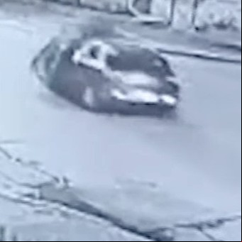 Video: son motochorros, chocaron el auto de una concejal de Patricia Bullrich y volaron por el aire