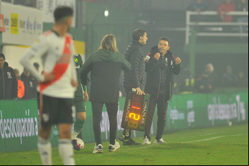 Beccacece podría recibir hasta cuatro fechas por su expulsión ante River y la gresca con Gallardo