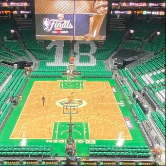 Boston Celtics y la historia detrás del mítico parquet de dos colores del Garden "que despierta a los fantasmas"