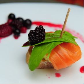 Pincho de salmón y brie