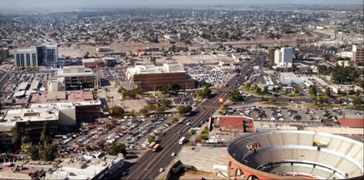 Mexicali, capital de Baja California, en la frontera con Estados Unidos. Midió 52°C en 1995.