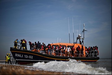 Reino Unido: enviar a los inmigrantes a Ruanda es legal, dice la Justicia