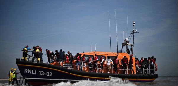 Reino Unido: enviar a los inmigrantes a Ruanda es legal, dice la Justicia