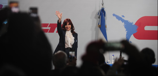 Cristina Kirchner, dura con funcionarios, empresarios y el Poder judicial: "Hay un festival de importaciones"