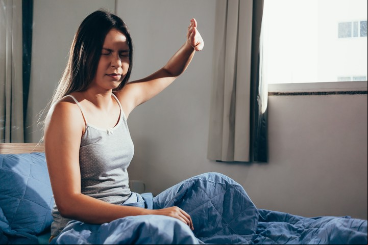 La fotofobia es un síntoma característico de la migraña. Foto Shutterstock.