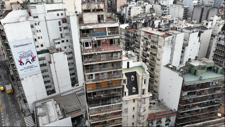 Incendio en un edificio en Recoleta en la imagen desde un drone.