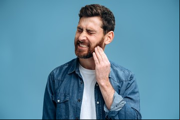 Cómo calmar el dolor en los dientes sensibles y qué hábitos evitar, según la Clínica Mayo