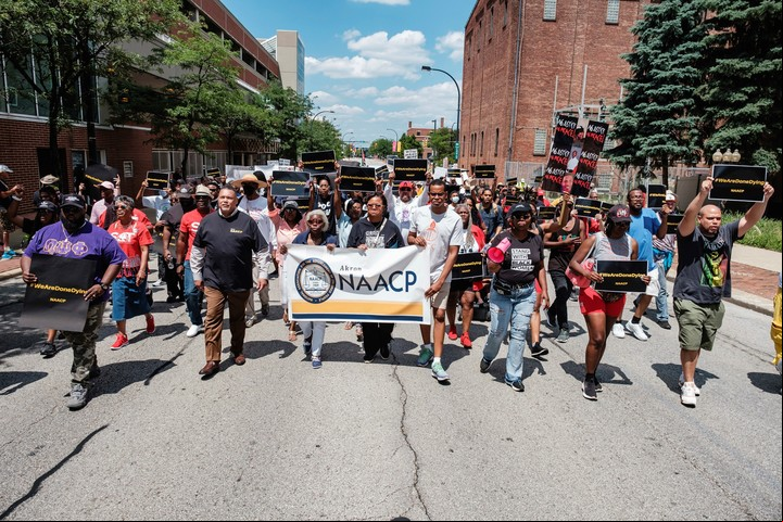 Protesta en Akron, Ohio. Foto AP