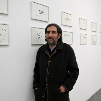 De Borges a Yoko Ono: una muestra recorre las firmas de grandes personalidades de todos los tiempos