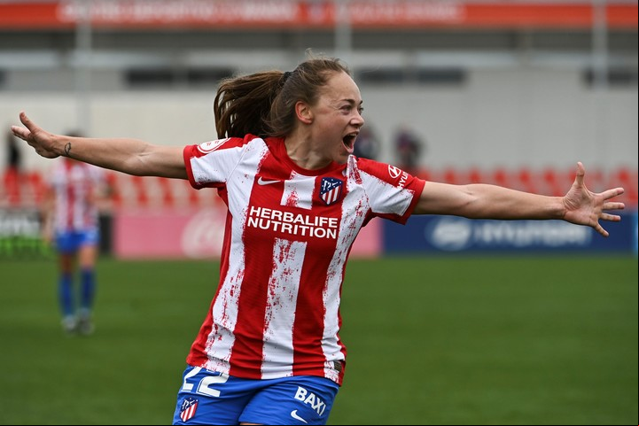 Estefanía Banini, jugadora del Atlético de Madrid, puede quedar entre las mejores jugadoras del videojuego EA FC 24. Foto: EFE/Fernando Villar.