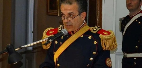 Cristina Kirchner trata de avanzar también en las FF.AA. metiendo una cuña propia en el Ejército