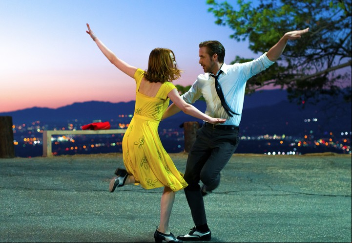 Junto a Emma Stone en la candidata al Oscar "La La Land". El obtuvo su segunda nominación al premio de la Academia por este musical. Foto Clarín