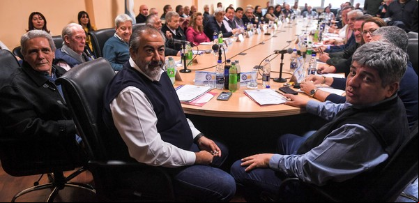 La CGT, en máxima tensión: un grupo de gremios poderosos amenaza con romper