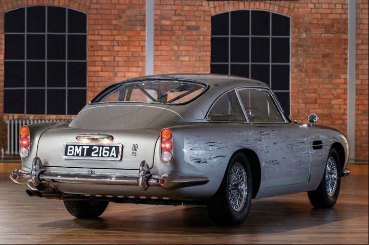 Aston Martin DB5 de James Bond.