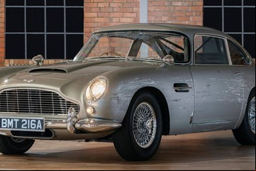 Subastan autos de James Bond: los millones de dólares que habrá en juego con las joyas del agente 007
