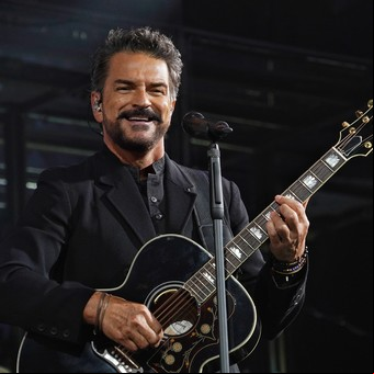 Exitoso debut de Ricardo Arjona en Movistar Arena, con hits, temas nuevos y polémicas declaraciones