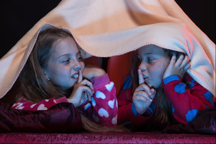 Conocer el lugar donde van esos hijos e hijas y a las familias es central. Foto ilustración Shutterstock.