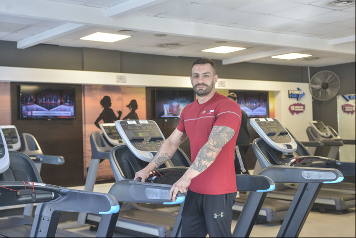 Lo ideal es pasar en el gimnasio entre una hora y una hora y media. Foto Constanza Niscovolos.