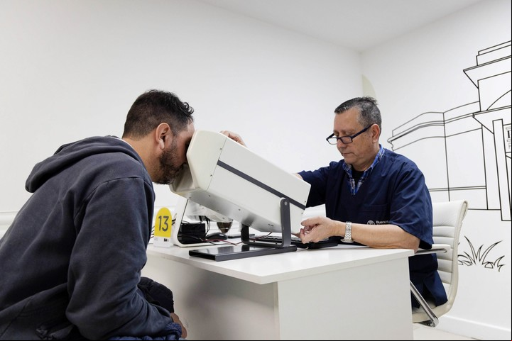 En el examen médico se evalúa la aptitud física, visual, auditiva y psíquica. Foto: Clarín.