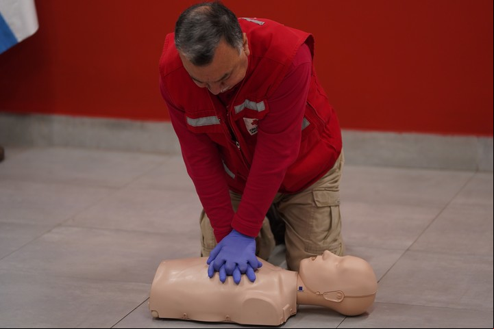 Seguir un ritmo de 100 a 120 compresiones por minuto. Foto Guillermo Rodriguez Adami