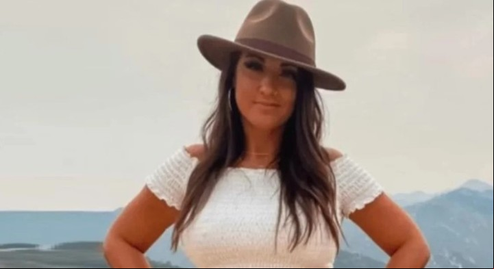 Tillia, la ex docente que brilla en OnlyFans.