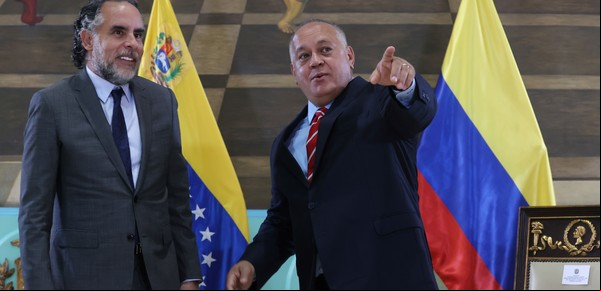 Golpe para Guaidó: ahora, Maduro gestionará una empresa petroquímica clave en territorio colombiano