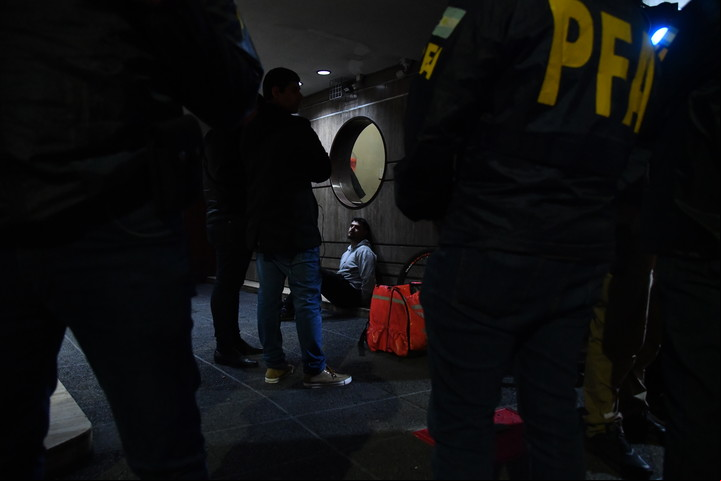 El miércoles un repartidor fue demorado por insultar a Cristina Kirchner. Foto Enrique García Medina.
