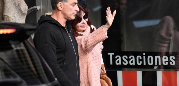 Polémica por la seguridad a ex presidentes: el jefe de custodia de Cristina pasó a dirigir el cuerpo que coordina ese servicio