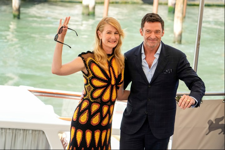 Laura Dern y Hugh Jackman al llegar al Lido. Componen a los padres de "El hijo". Foto AP