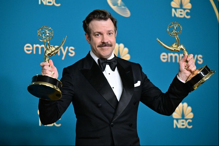 Como el año anterior, Jason Sudeikis llegó a lo más alto con "Ted Lasso", que encara su tercera temporada. Foto AFP
