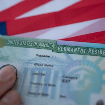 Cómo solicitar la residencia permanente en Estados Unidos si estás casado con un ciudadano americano