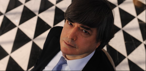 El regreso provocador de Jaime Bayly: "Travestirme literariamente me permite descubrir a las mujeres que hay en mí"