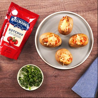 Papas rellenas con pollo al ketchup