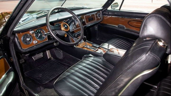 Stutz Blackhawk de Elvis Presley.