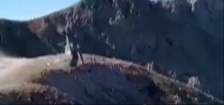 El helicóptero dio una vuelta de campana (Captura de video).