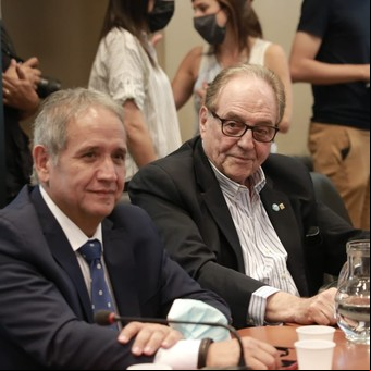 Marcha atrás oficialista para que las prepagas paguen 15% extra