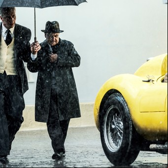 La película de Ferrari: aparecen las primeras imágenes del film sobre la tragedia que marcó al genio para siempre